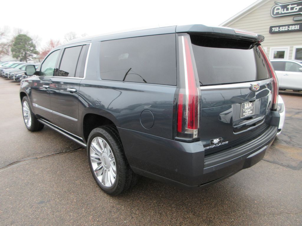 2019 Cadillac Escalade Image 3