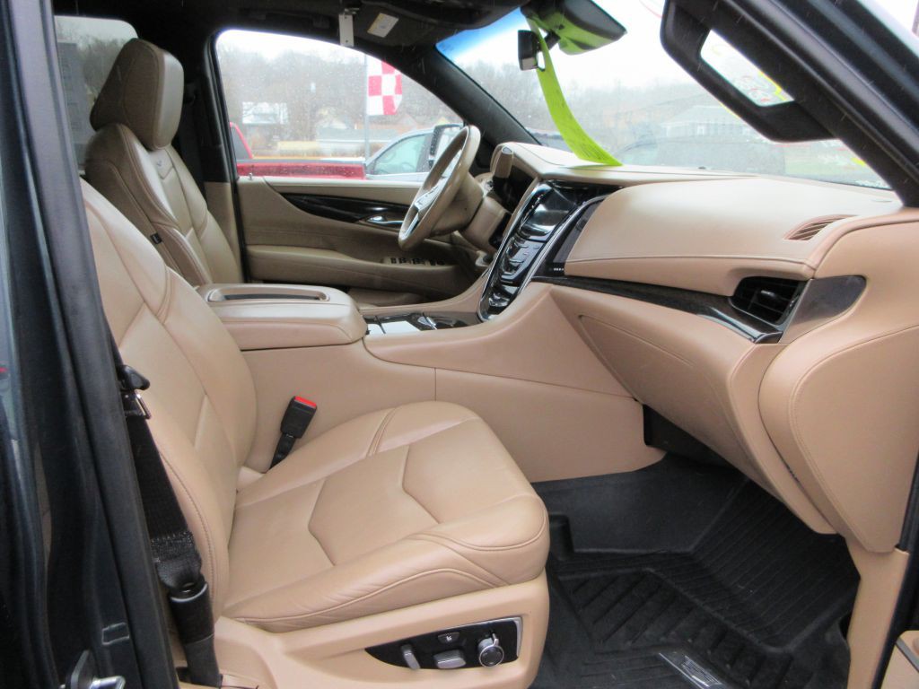 2019 Cadillac Escalade Image 12