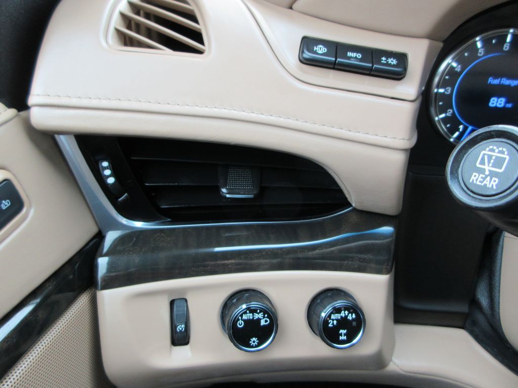 2019 Cadillac Escalade Image 18