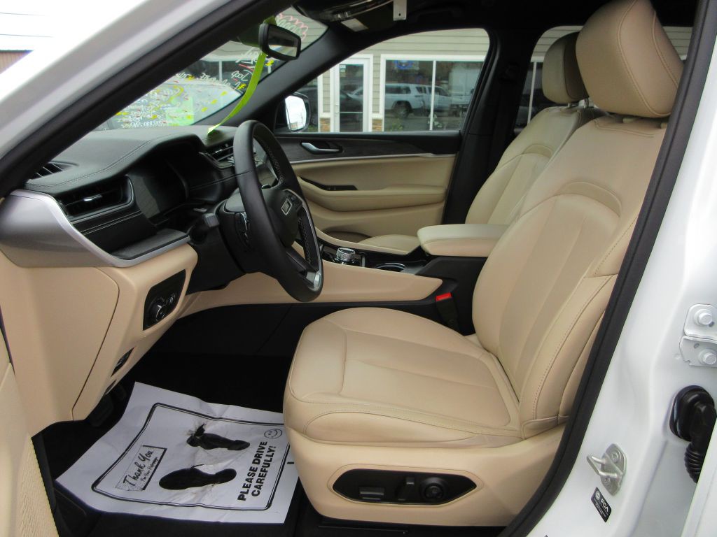 2024 Jeep Grand Cherokee Image 3