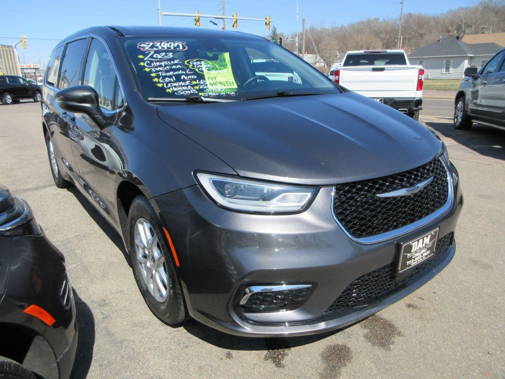 2023 Chrysler Pacifica Image 6