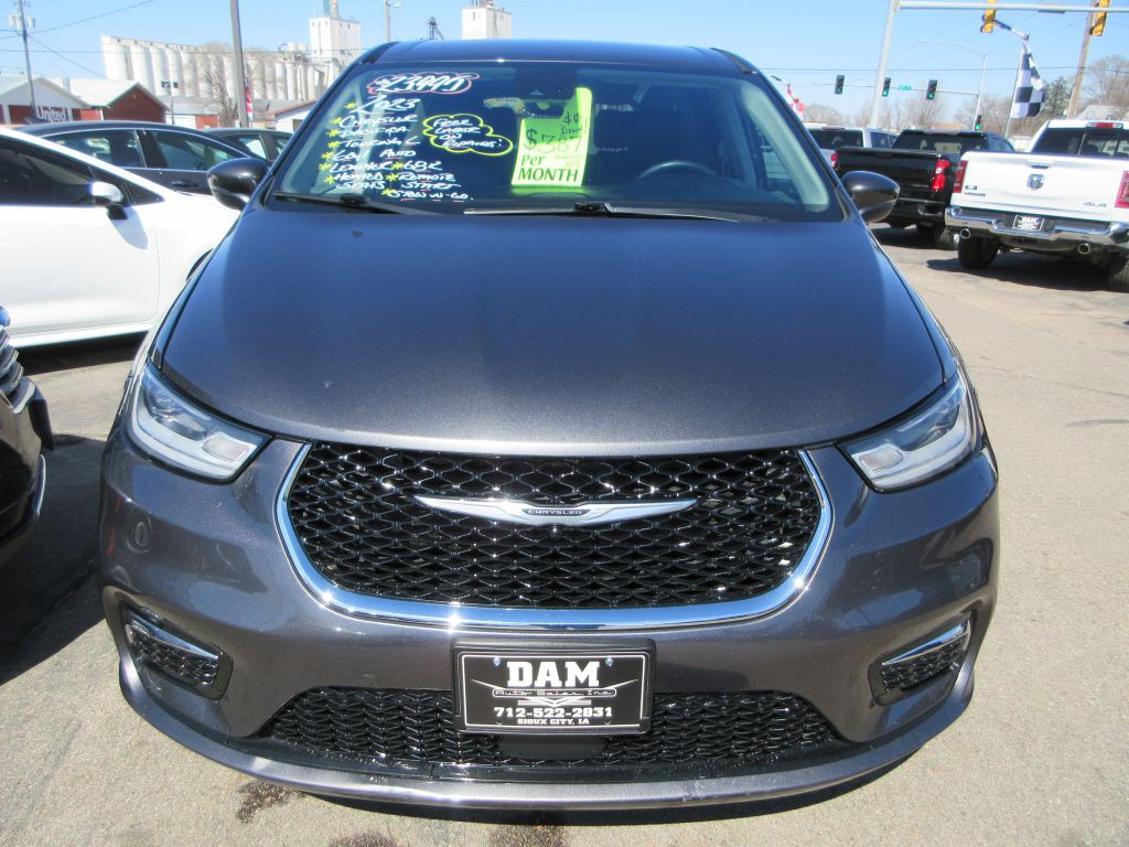 2023 Chrysler Pacifica Image 7