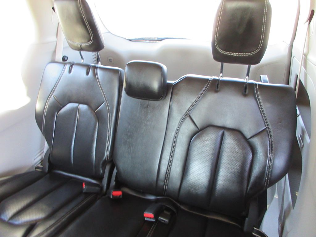 2023 Chrysler Pacifica Image 10
