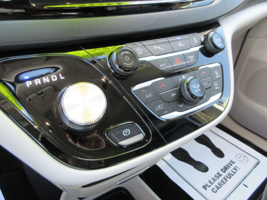 2023 Chrysler Pacifica Image 16