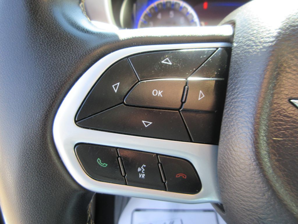 2023 Chrysler Pacifica Image 17