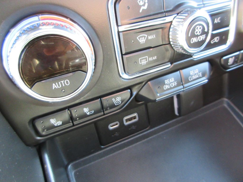 2021 GMC Yukon Image 15