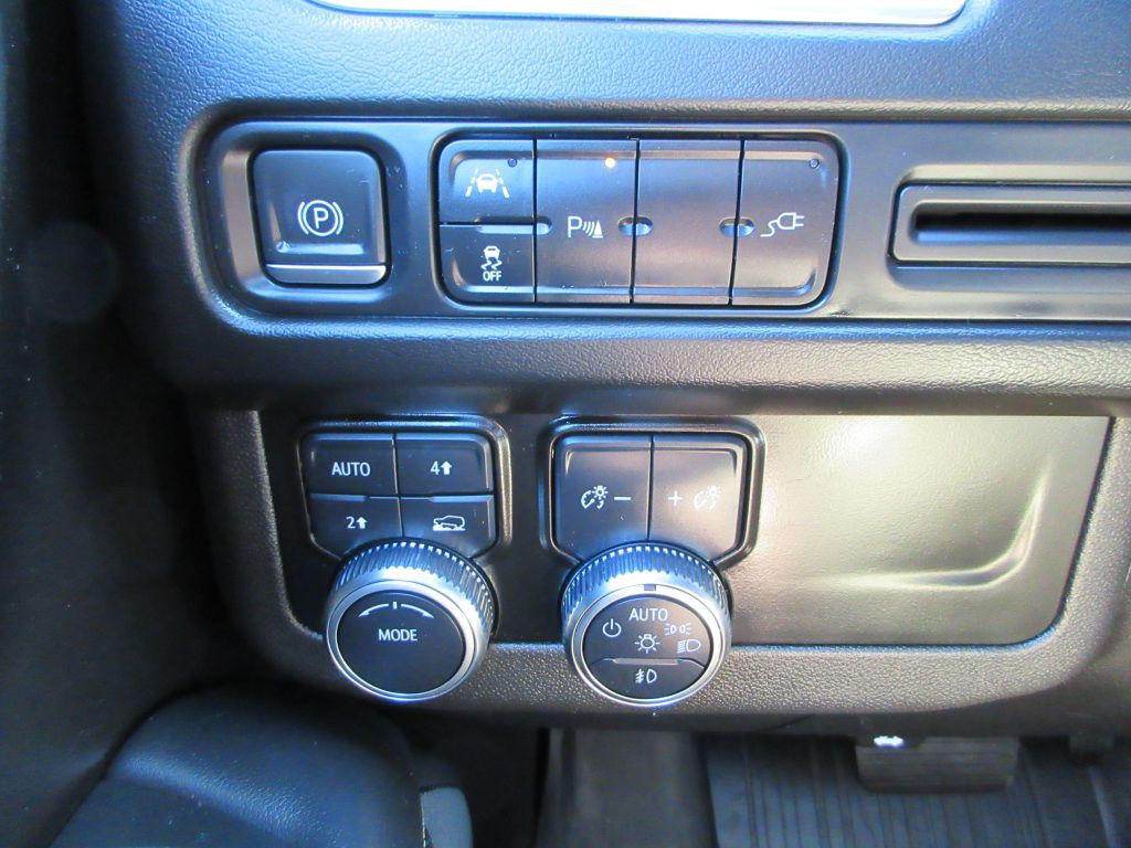 2021 GMC Yukon Image 18