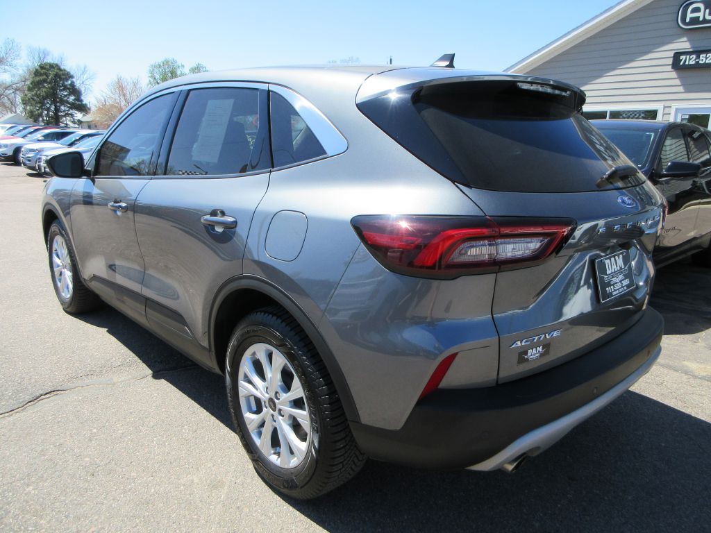 2024 Ford Escape Image 3