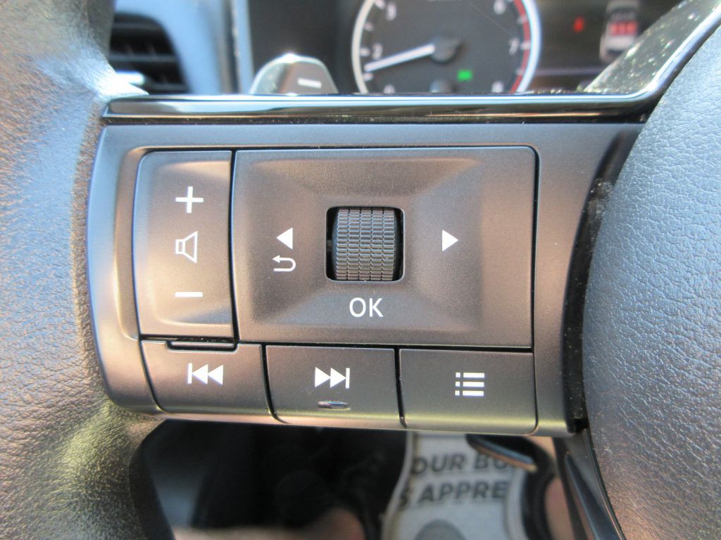 2023 Nissan Rogue Image 16