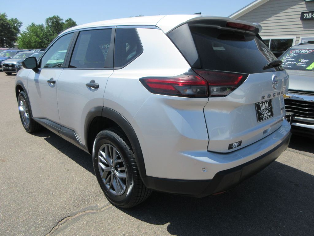 2024 Nissan Rogue Image 3