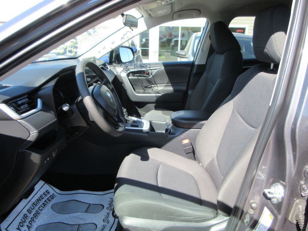 2025 Toyota Rav4 Image 8