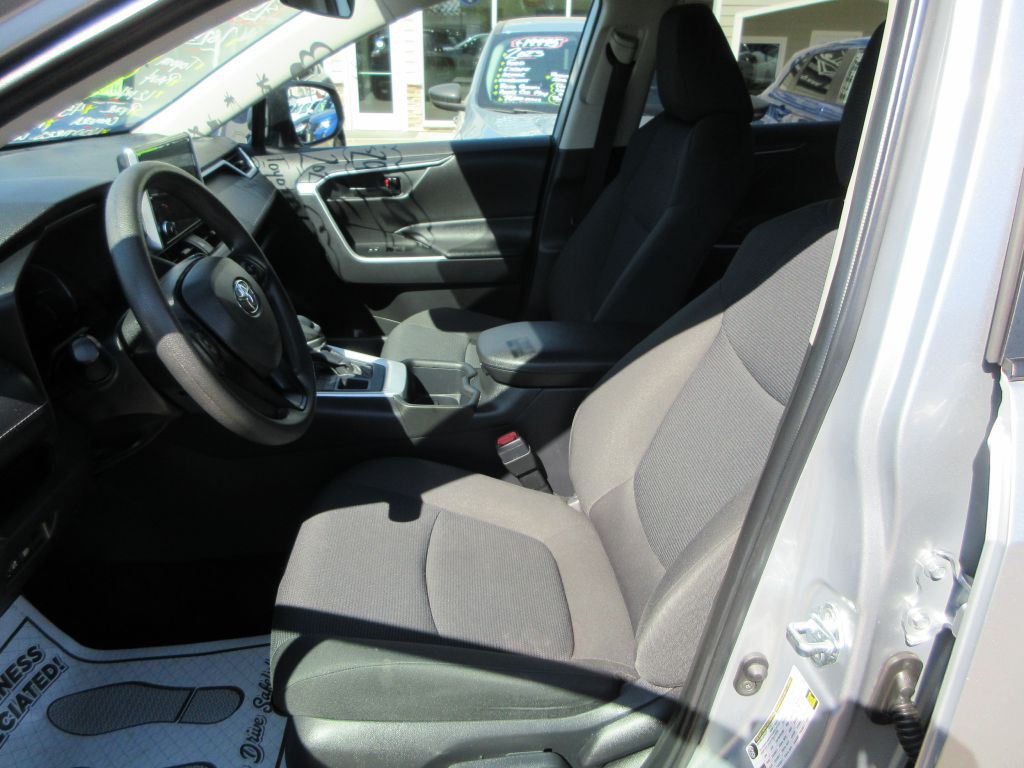 2025 Toyota Rav4 Image 8