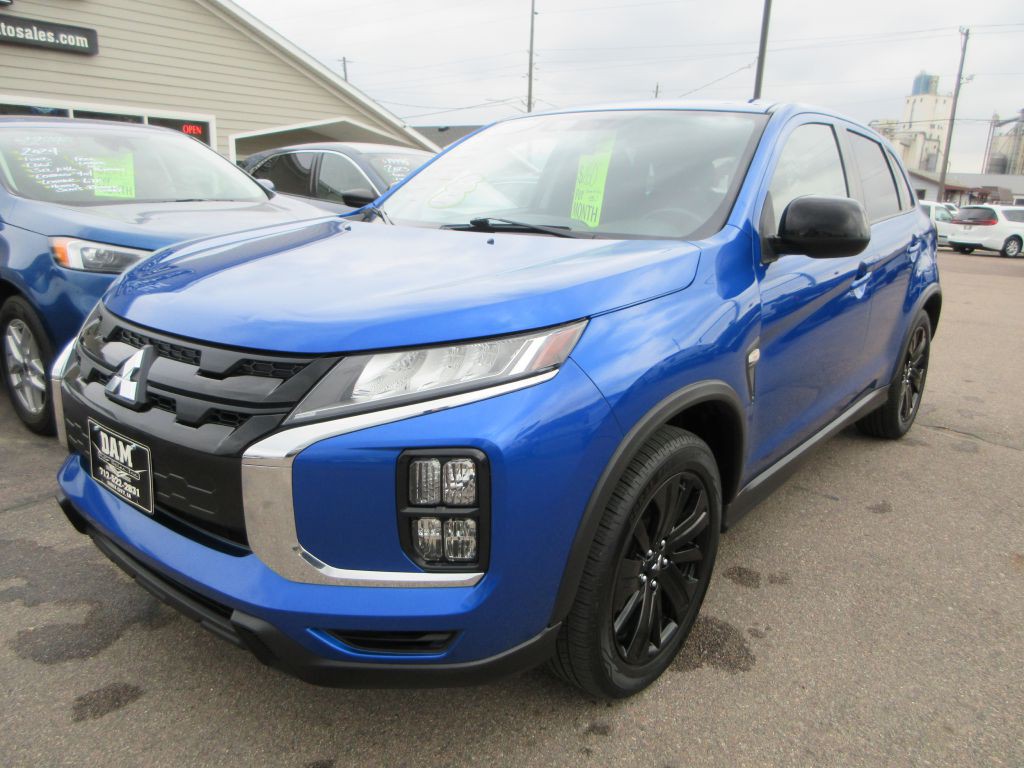 2022 Mitsubishi Outlander Image 1