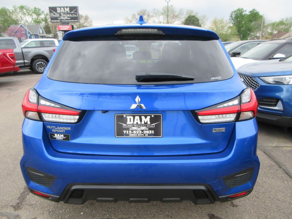 2022 Mitsubishi Outlander Image 4