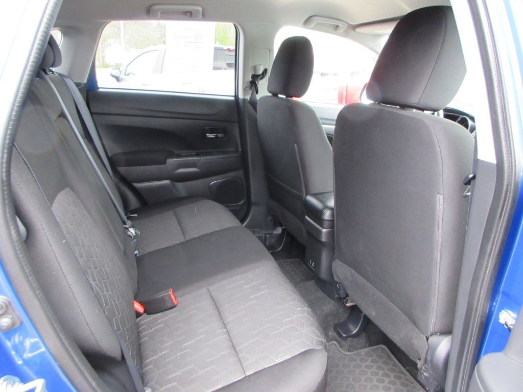 2022 Mitsubishi Outlander Image 10