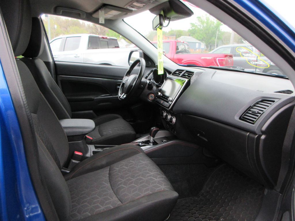 2022 Mitsubishi Outlander Image 11