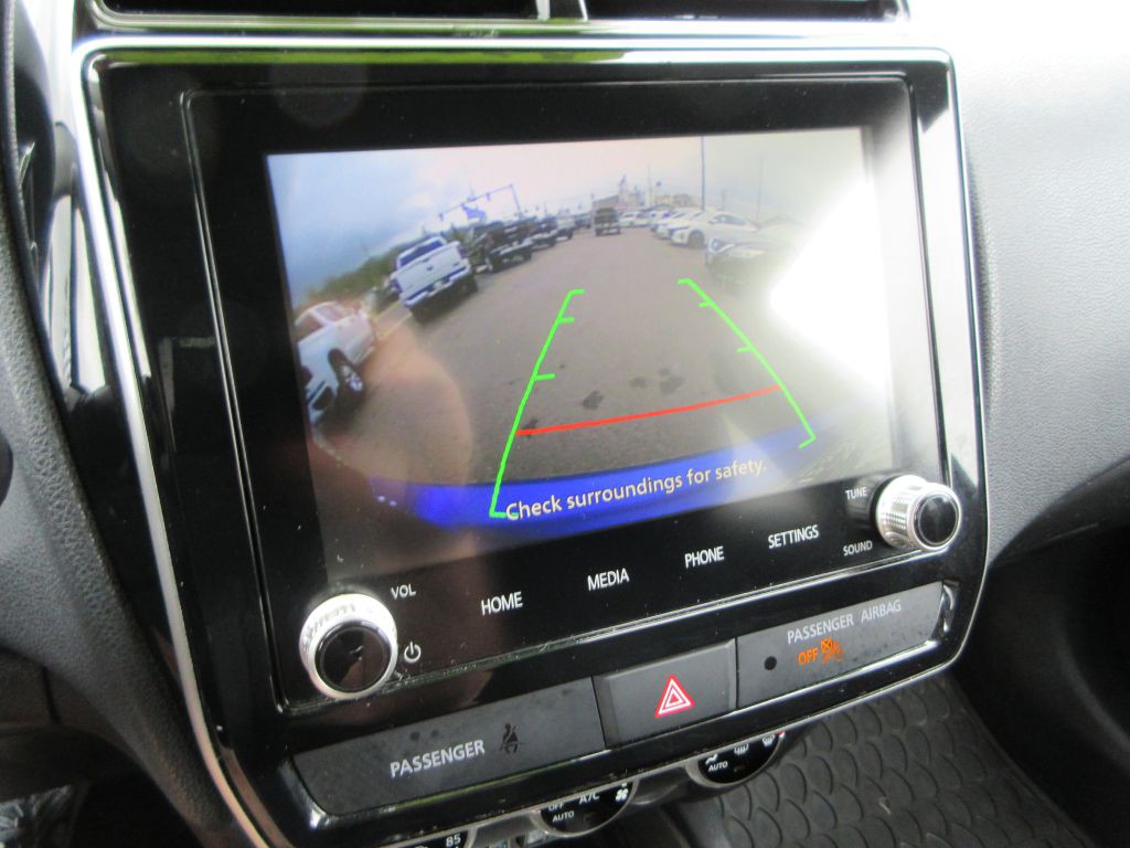 2022 Mitsubishi Outlander Image 13