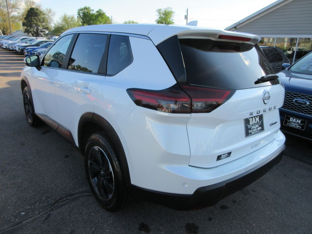 2024 Nissan Rogue Image 3
