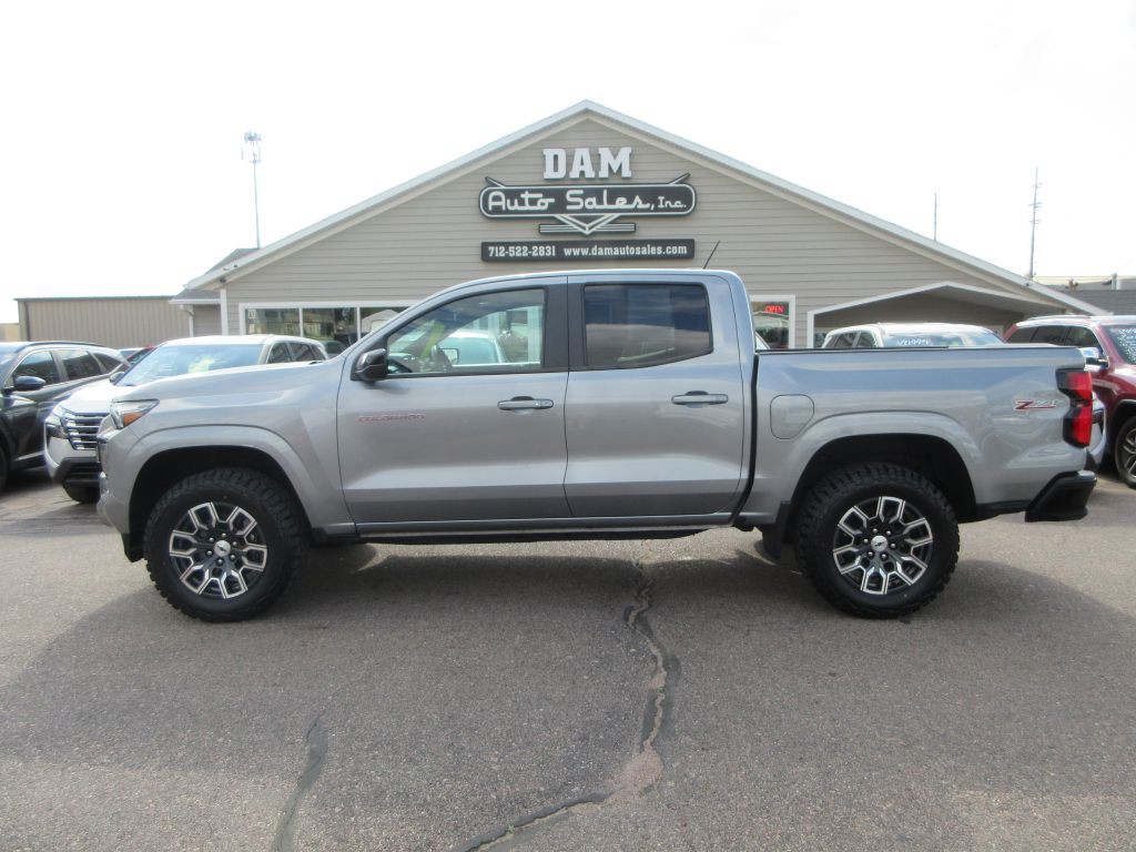 2023 Chevrolet Colorado Image 2