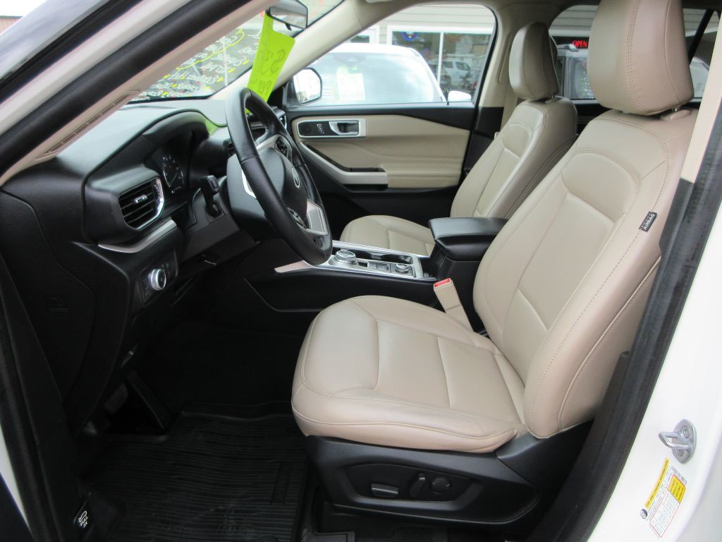 2022 Ford Explorer Image 8