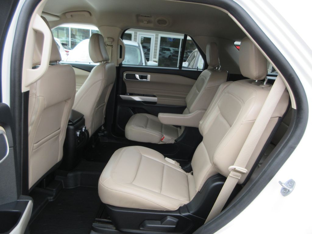 2022 Ford Explorer Image 9