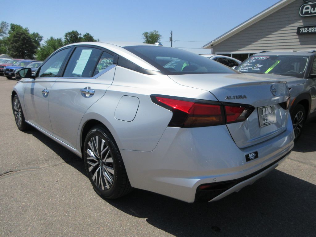 2024 Nissan Altima Image 3