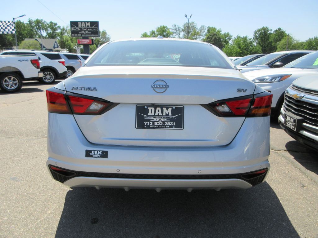 2024 Nissan Altima Image 4