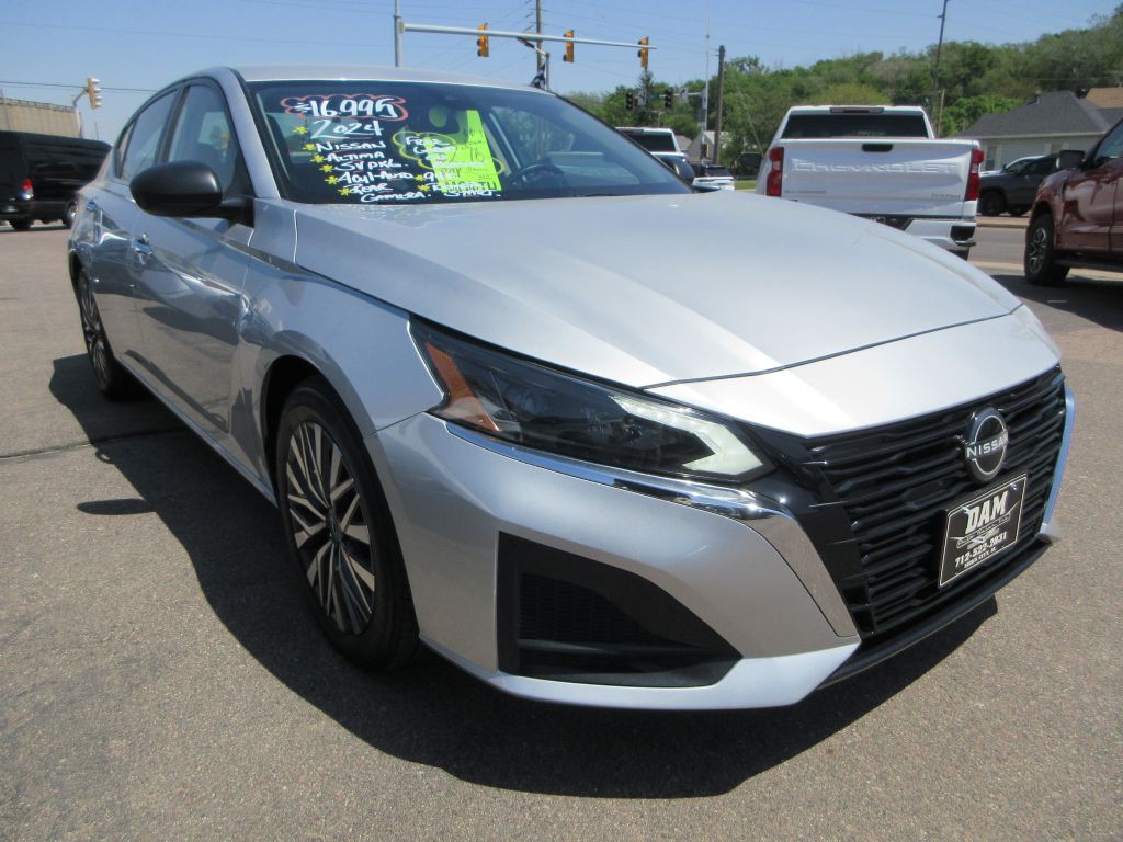 2024 Nissan Altima Image 6