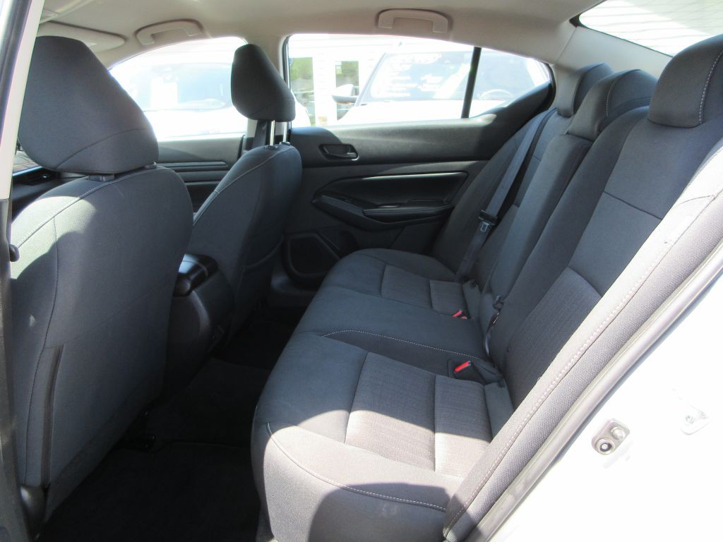 2024 Nissan Altima Image 9