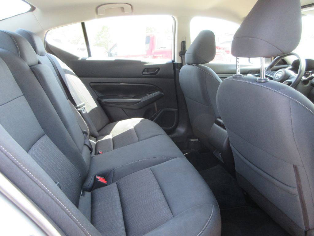 2024 Nissan Altima Image 11