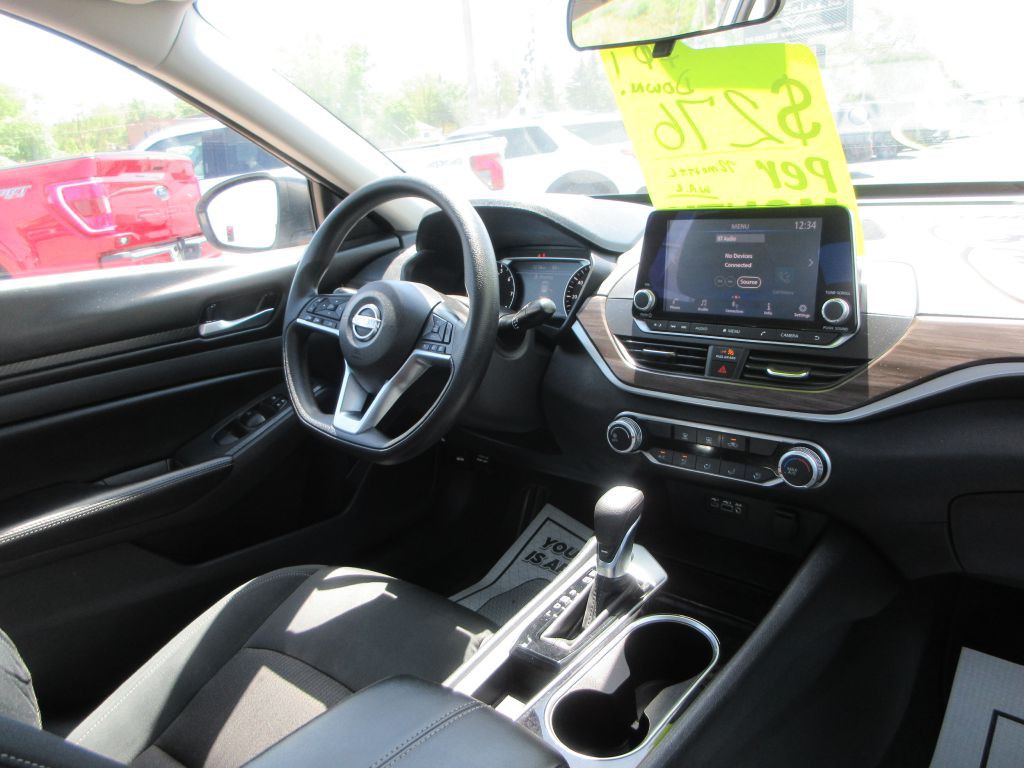 2024 Nissan Altima Image 12