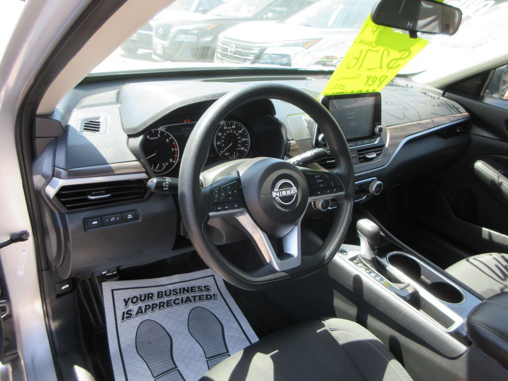 2024 Nissan Altima Image 13