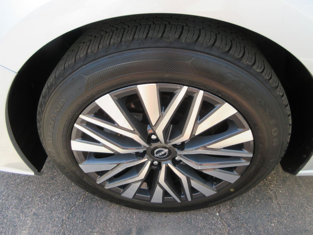 2024 Nissan Altima Image 23