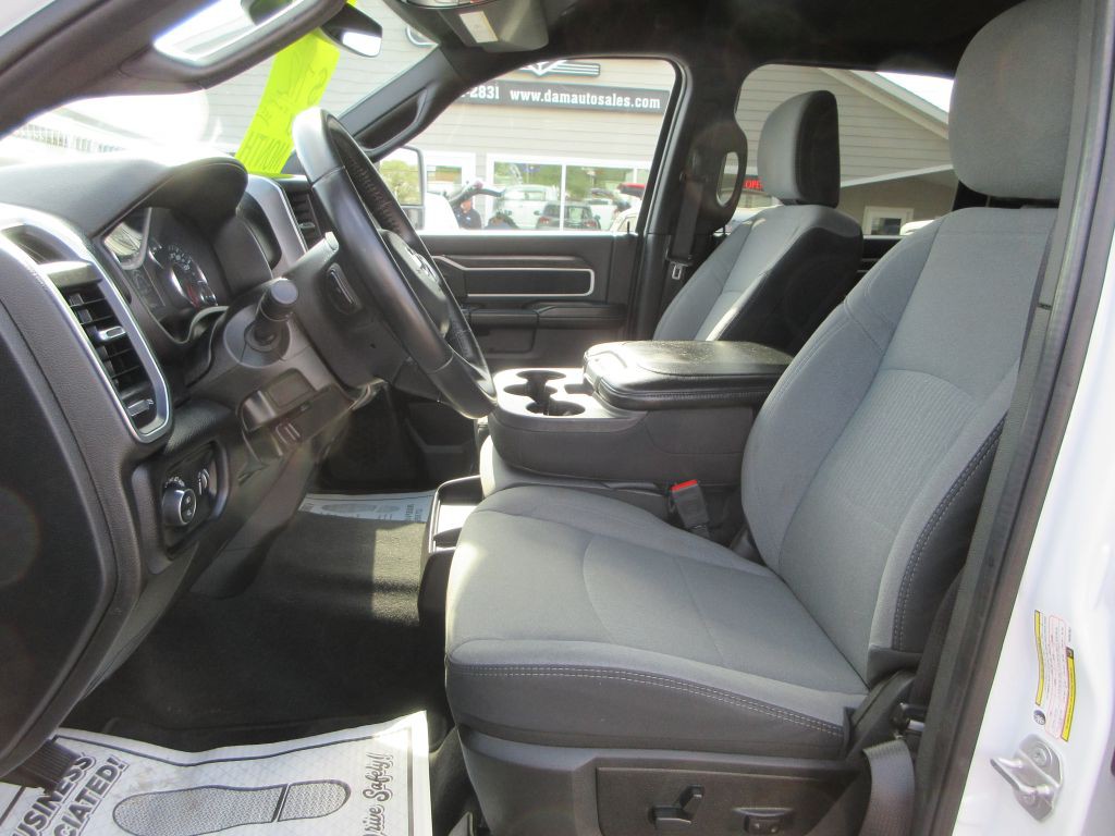 2024 RAM 2500 Image 8