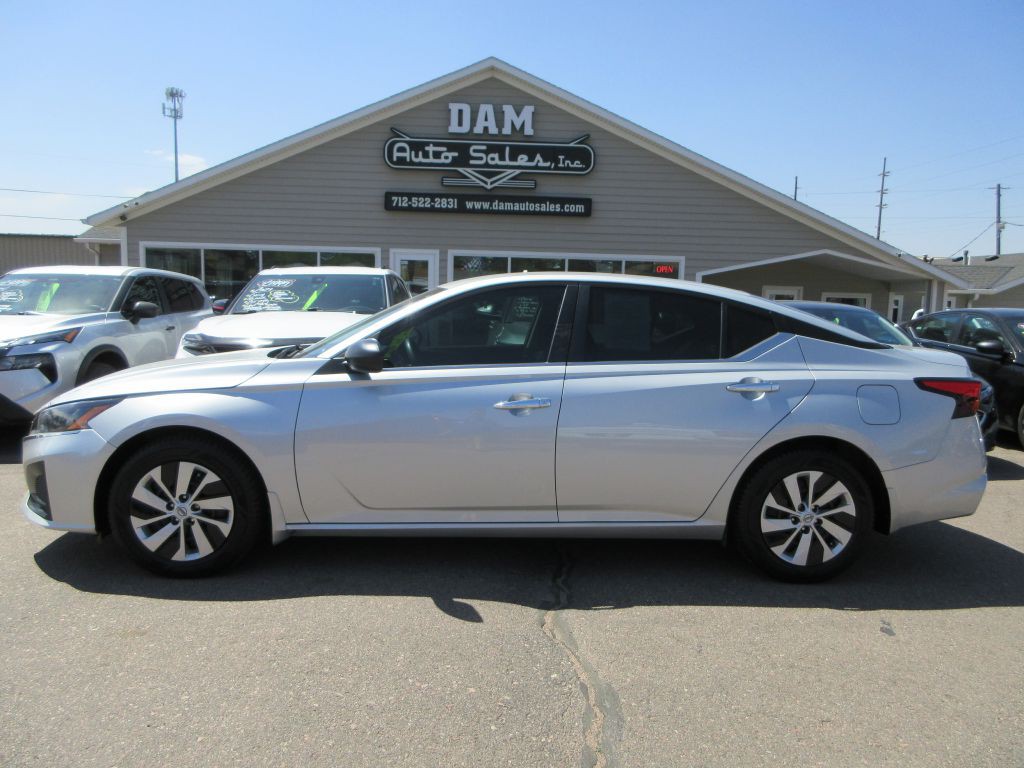 2024 Nissan Altima Image 2