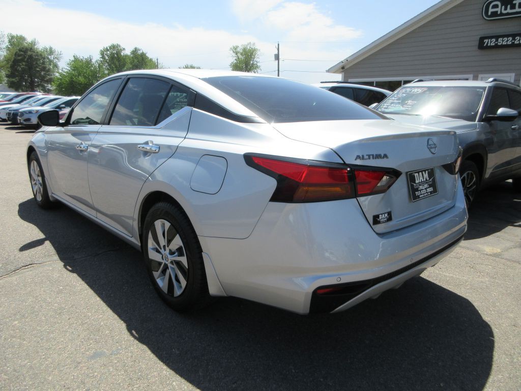 2024 Nissan Altima Image 3
