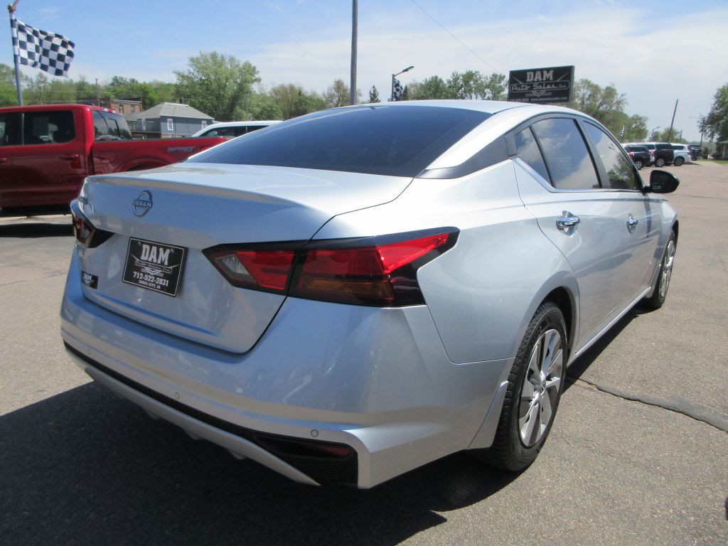 2024 Nissan Altima Image 5