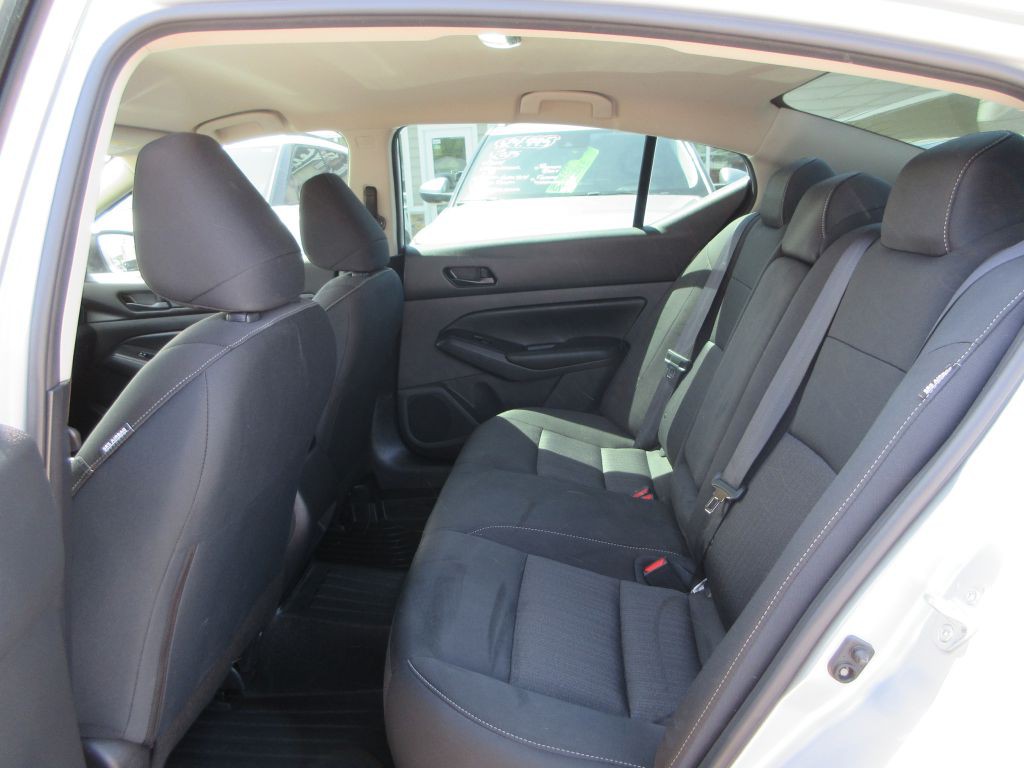 2024 Nissan Altima Image 9