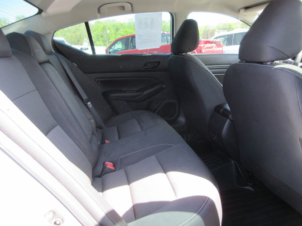 2024 Nissan Altima Image 11