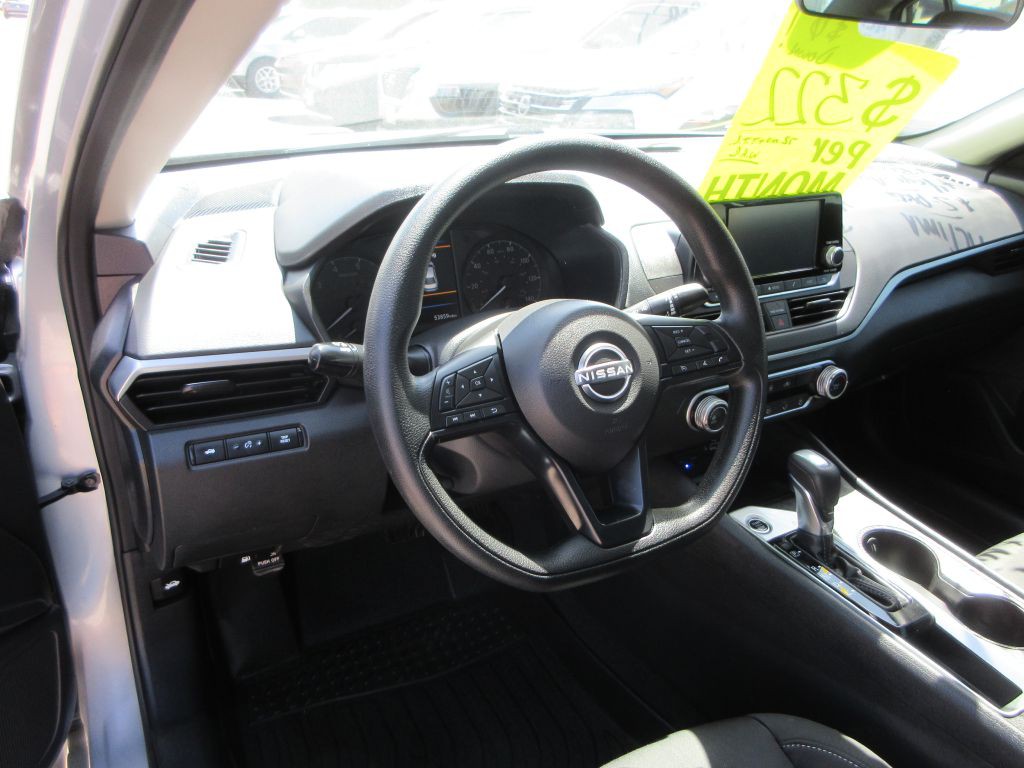2024 Nissan Altima Image 13