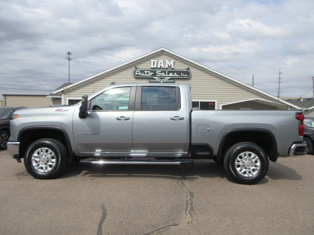 2024 Chevrolet Silverado 1500 Image 2