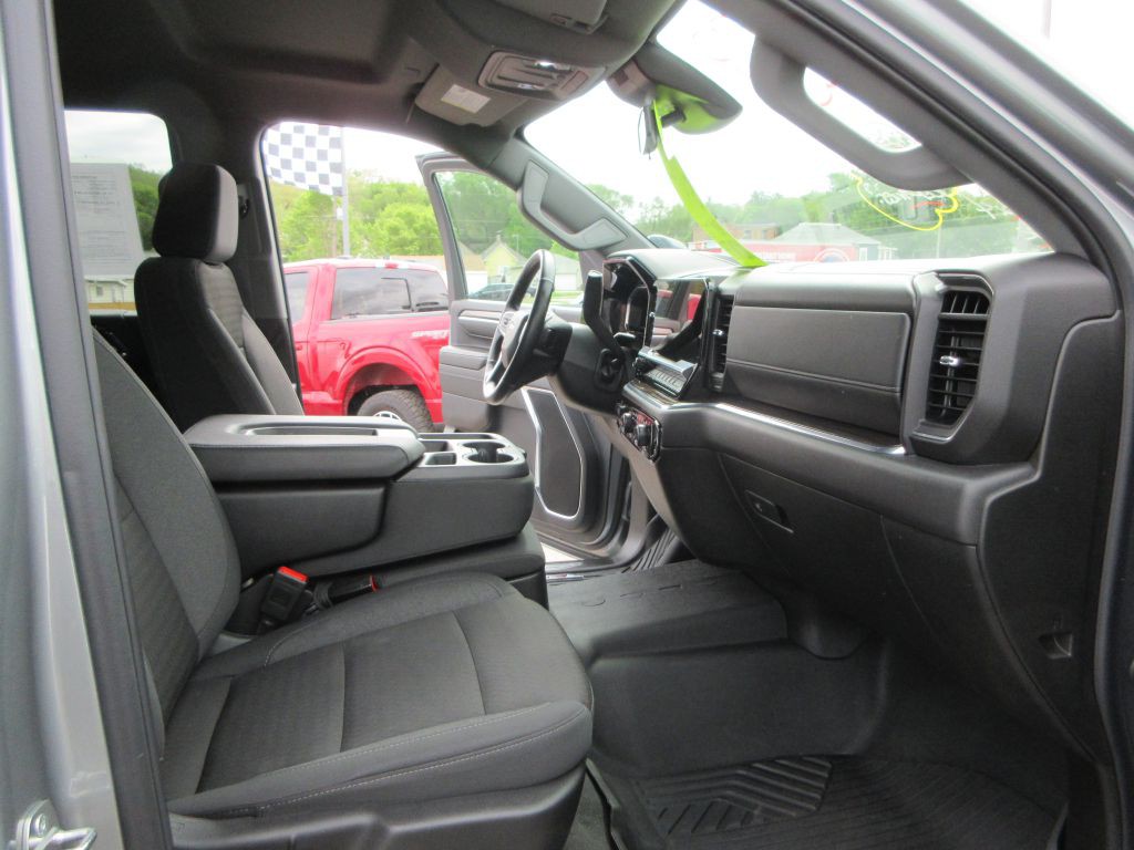 2024 Chevrolet Silverado 1500 Image 11