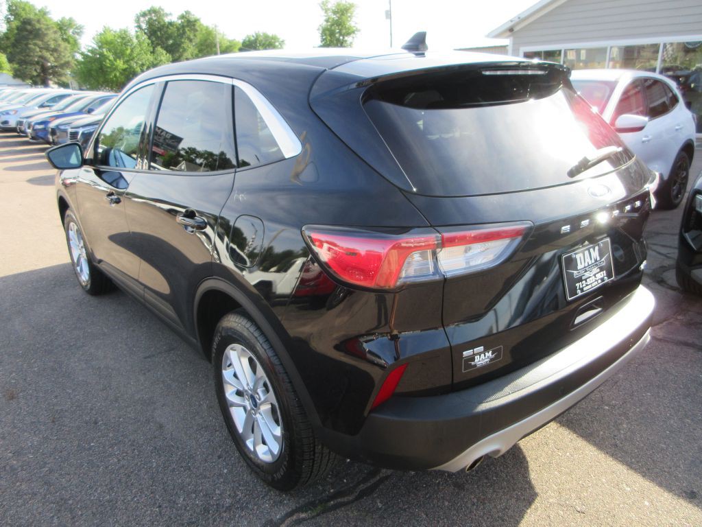 2022 Ford Escape Image 3