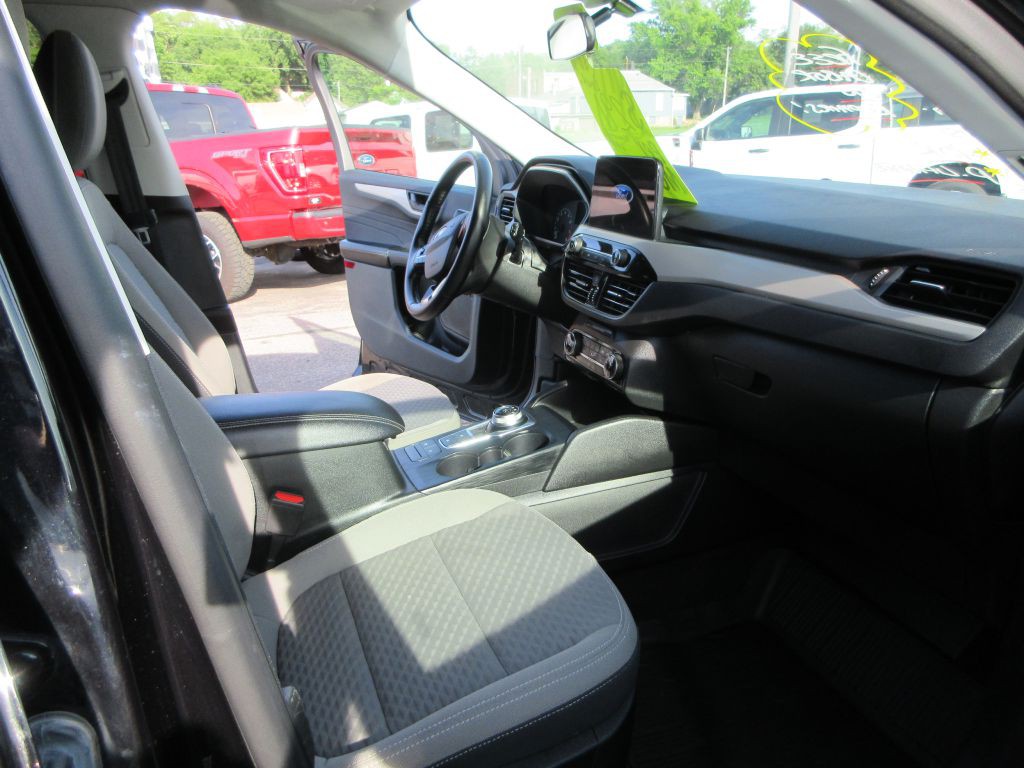 2022 Ford Escape Image 11