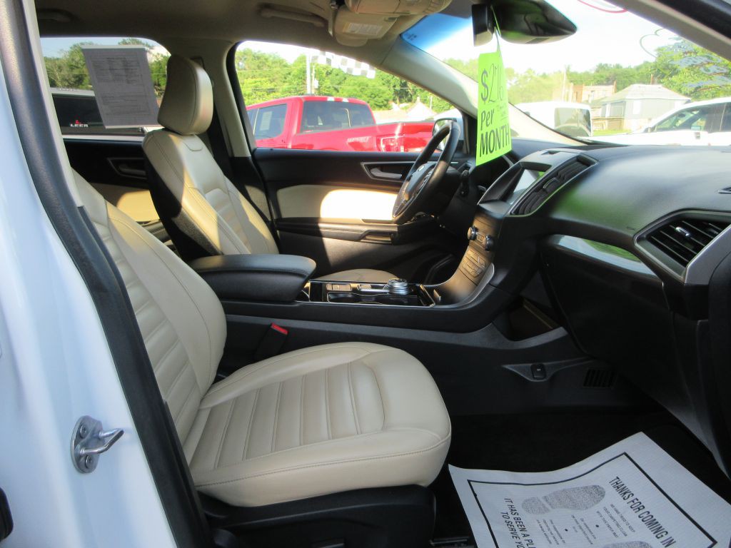 2020 Ford Edge Image 11