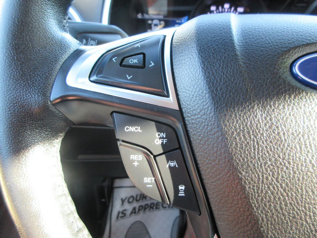 2020 Ford Edge Image 17