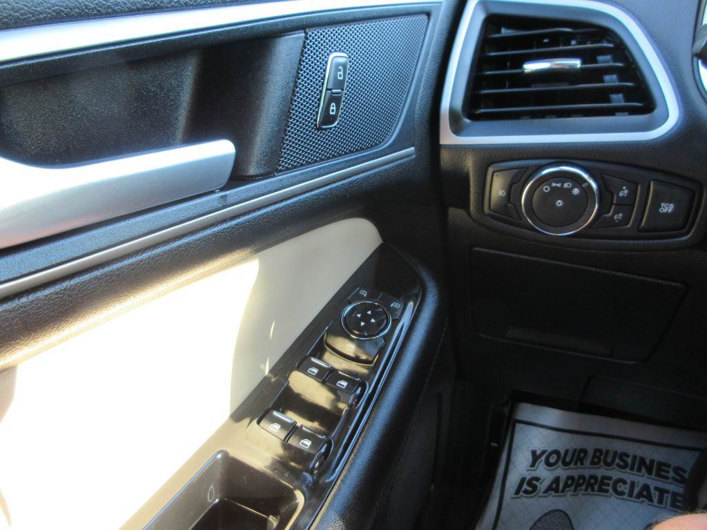 2020 Ford Edge Image 22