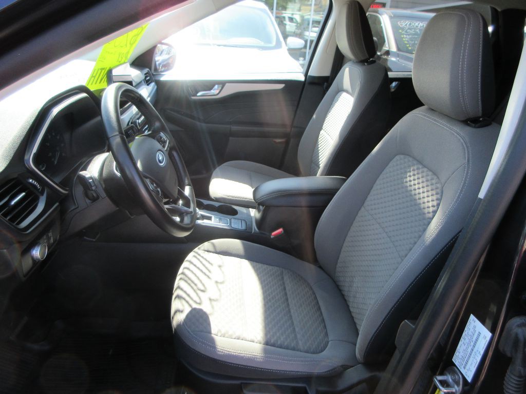 2021 Ford Escape Image 8