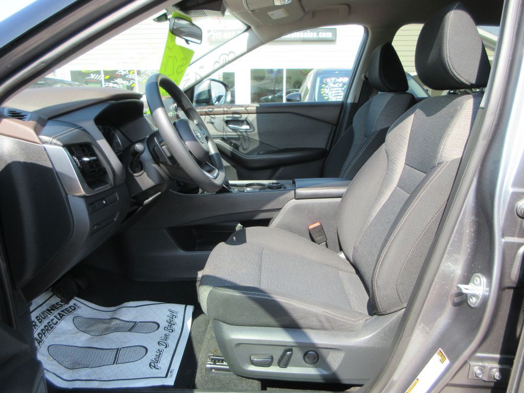 2021 Nissan Rogue Image 8