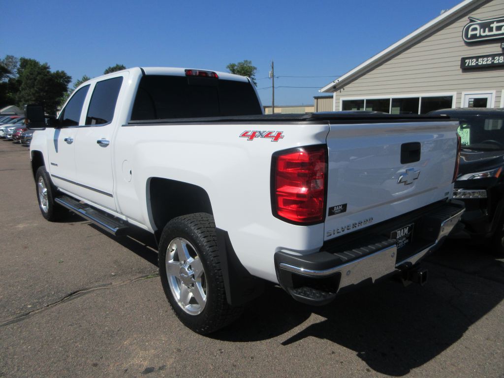 2015 Chevrolet Silverado 1500 Image 3